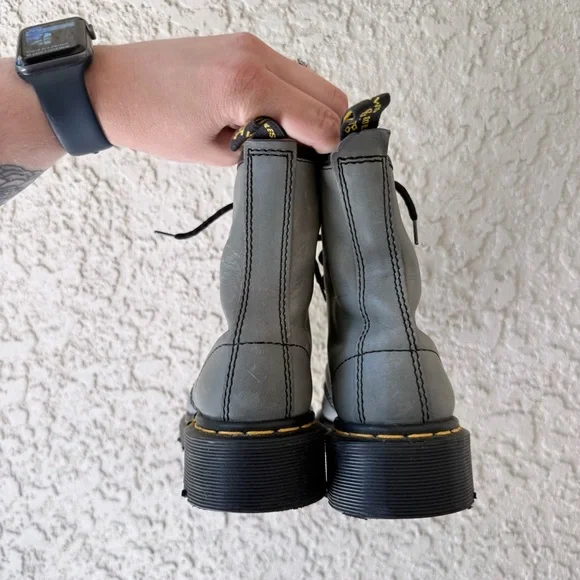 Vintage Dr. Marten Leather Olive Green Combat Boots Women’s Size 7.5 - Picture 4 of 8